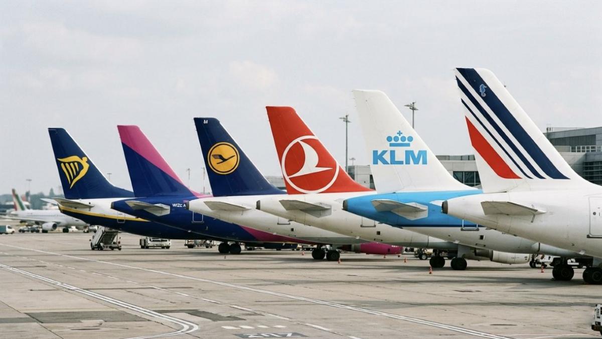 Schimbări majore în drepturile pasagerilor din aviație: Ce va aduce 2027 pentru călătorii europeni