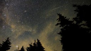 Ploaia de foc a verii: Perseidele transformă cerul într-un spectacol cosmic