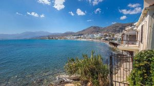 Descoperă Magia Insulelor Grecești: De Ce Un Circuit Între Creta și Santorini Este Ideal pentru Vacanța Ta