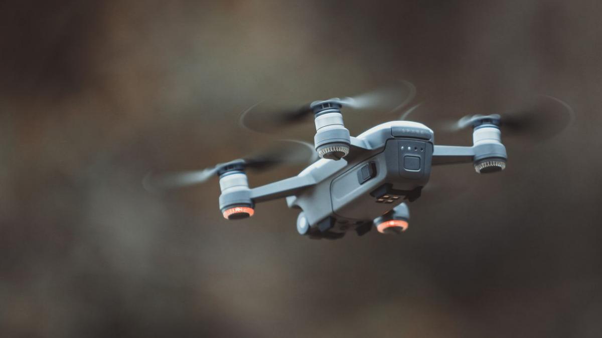 Inovația tehnologică în lupta împotriva bolilor: Cum Sri Lanka folosește dronele militare pentru a combate țânțarii