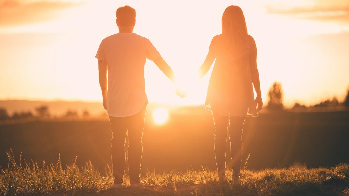 Love Bombing: O Strategia de Manipulare Emoțională în Relații