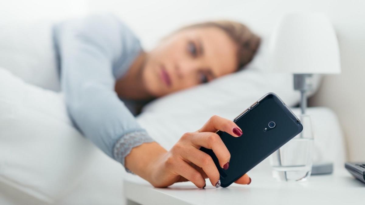 Impactul tehnologiei asupra sănătății: Efectele negative ale utilizării excesive a telefoanelor mobile