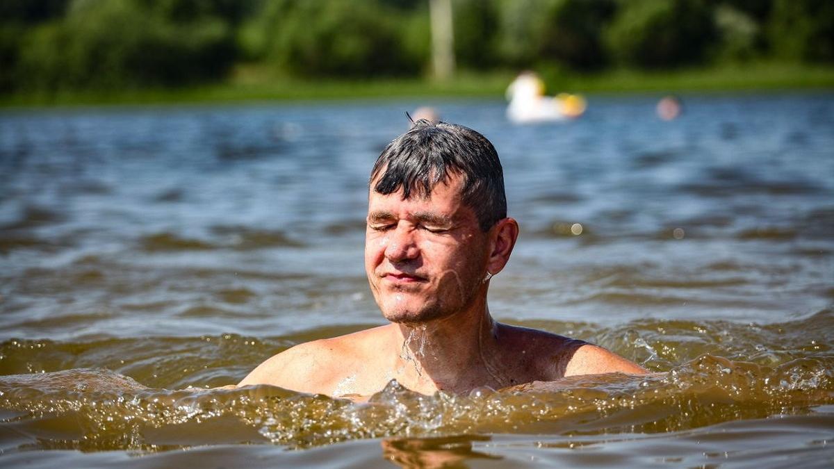 Impactul vremii extreme asupra turismului din România: Scăldatul interzis în fața furtunilor