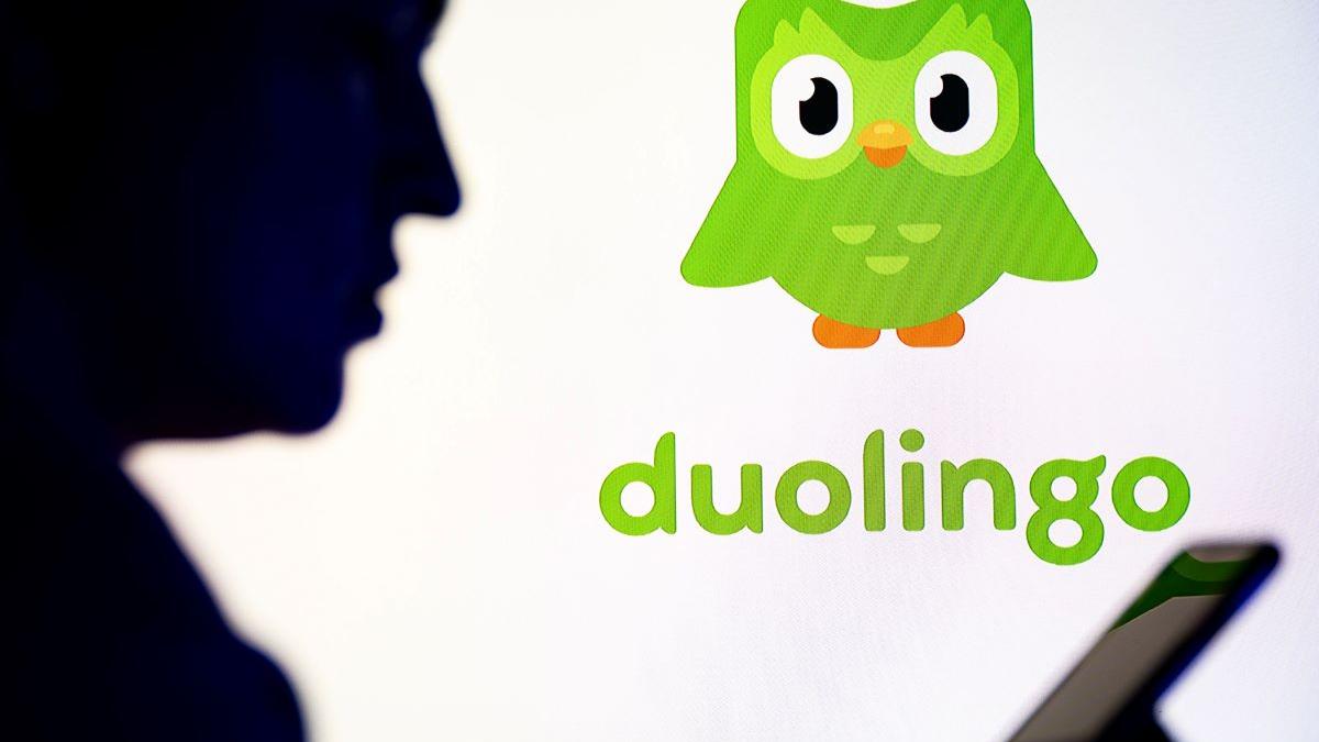 Strategiile Ingenioase ale Duolingo: Cum Transformă Aplicația Învățarea Limbilor Străine într-o Experiență Captivantă